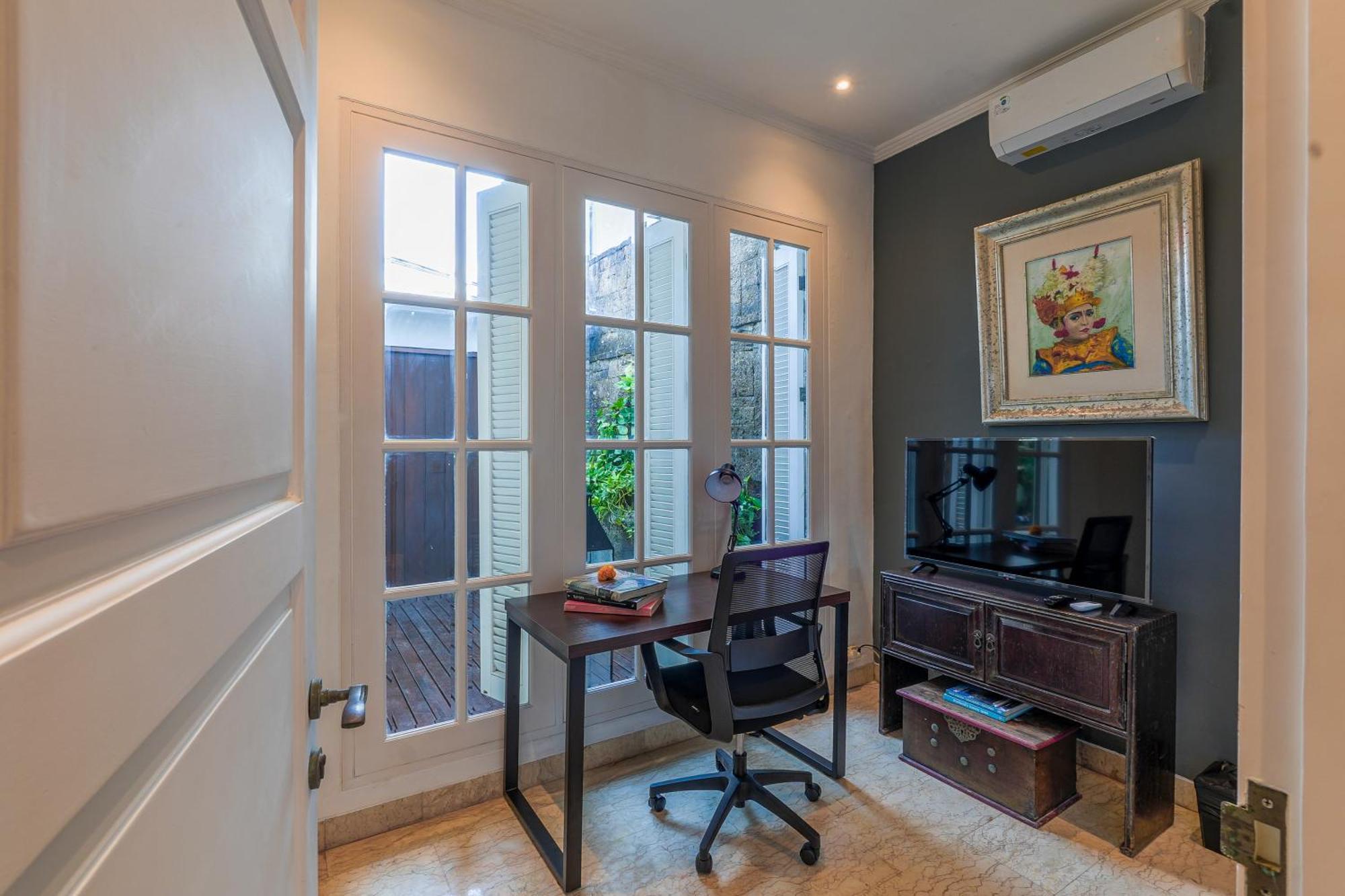 Mosan House: Art-Filled Gem Near Beach & Seminyak Square Exterior photo